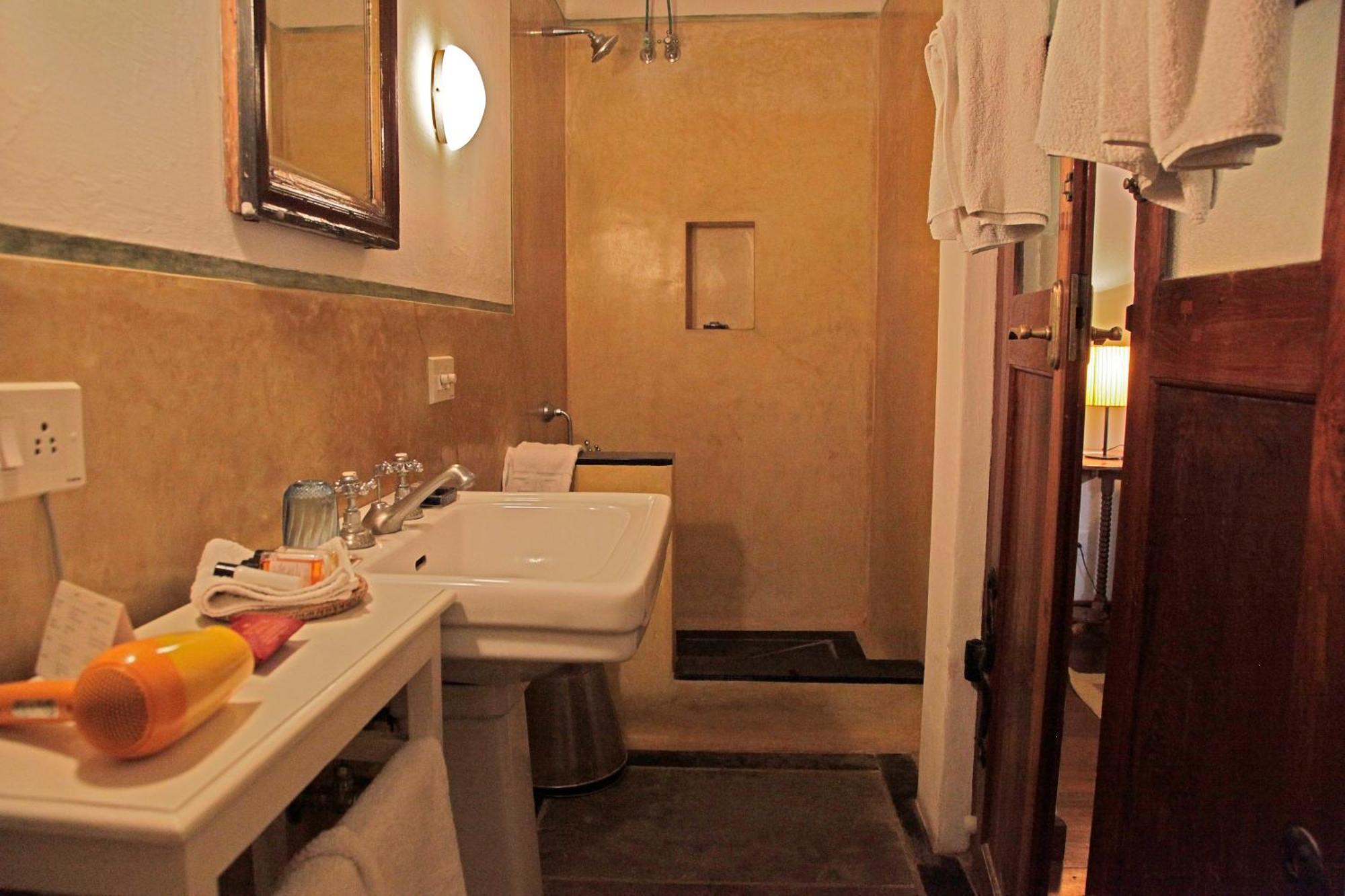 Neemrana'S - Bungalow On The Beach Tharangambadi Luaran gambar