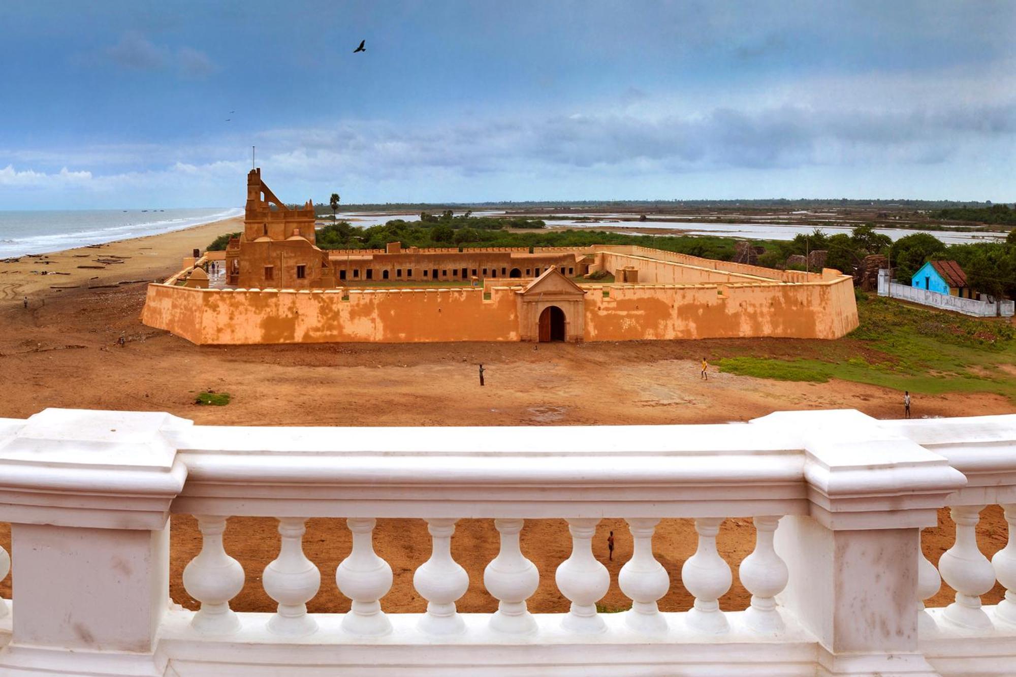 Neemrana'S - Bungalow On The Beach Tharangambadi Luaran gambar