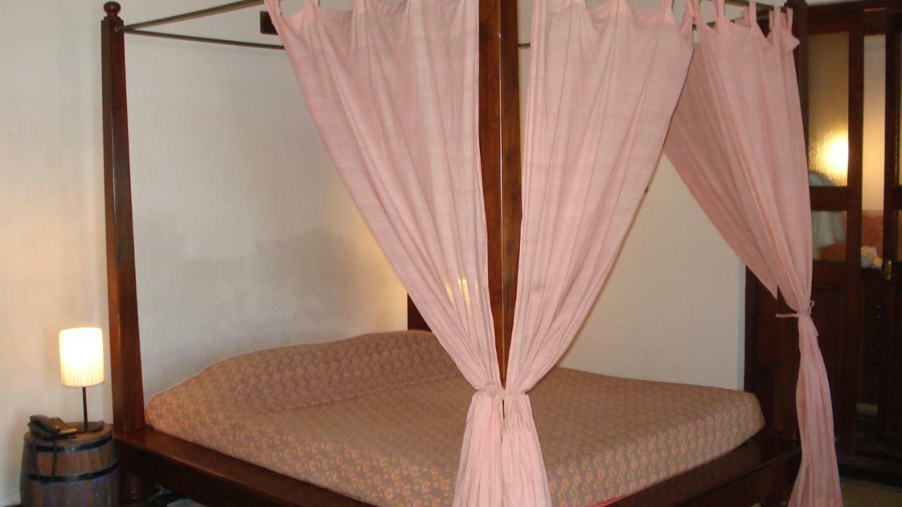 Neemrana'S - Bungalow On The Beach Tharangambadi Luaran gambar